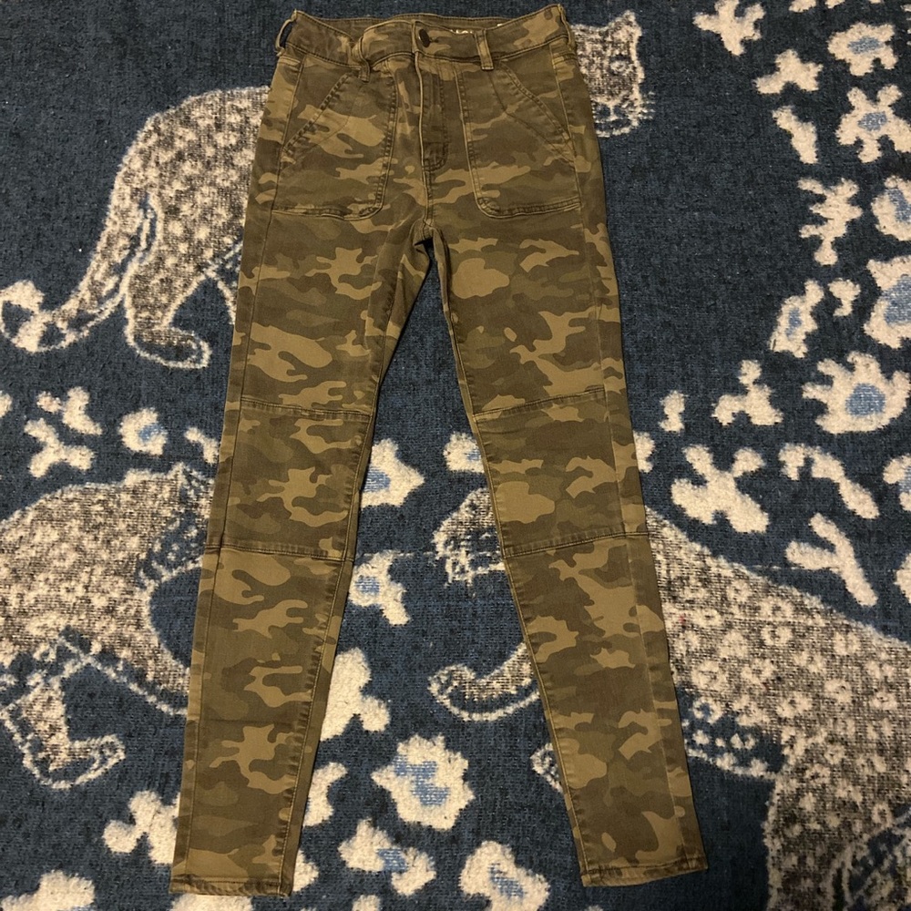 Camo American Eagle skinny Jeans